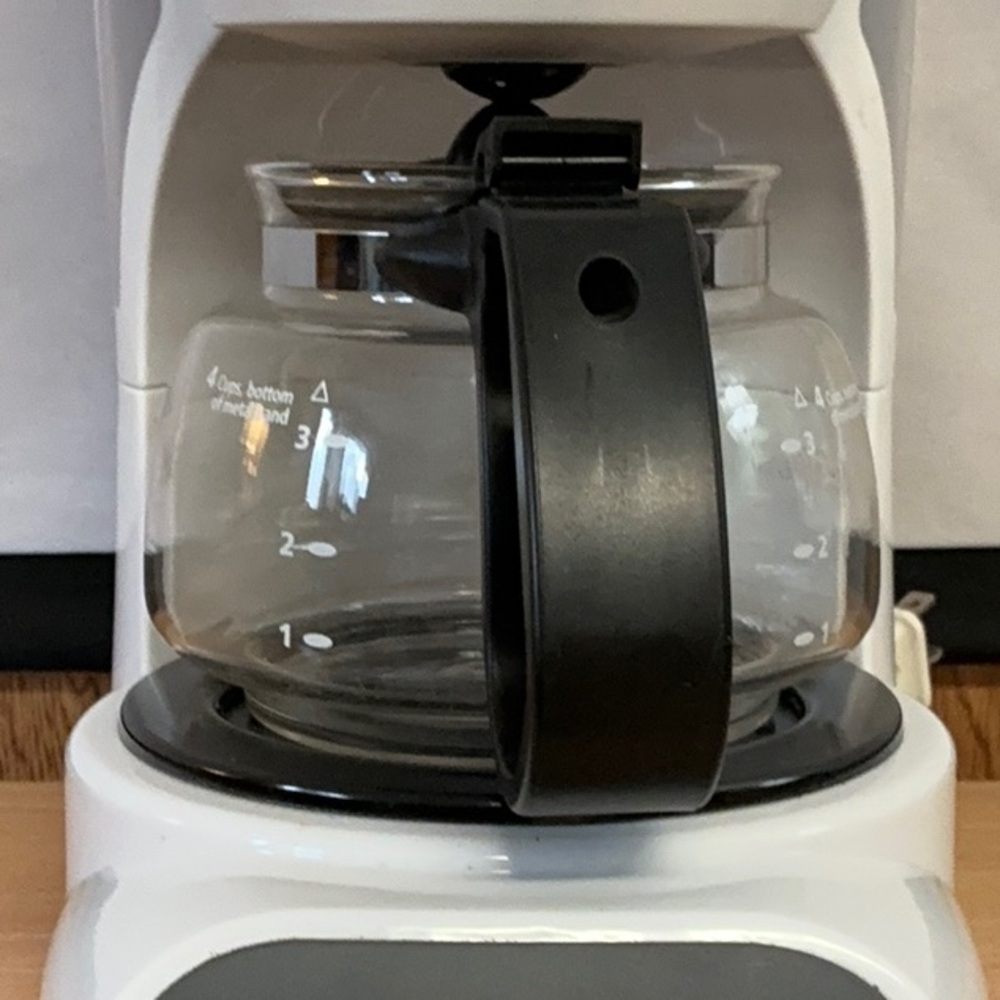 Mr.Coffee 4 Cup mini /dorm room sized pot. - Picture 4 of 16